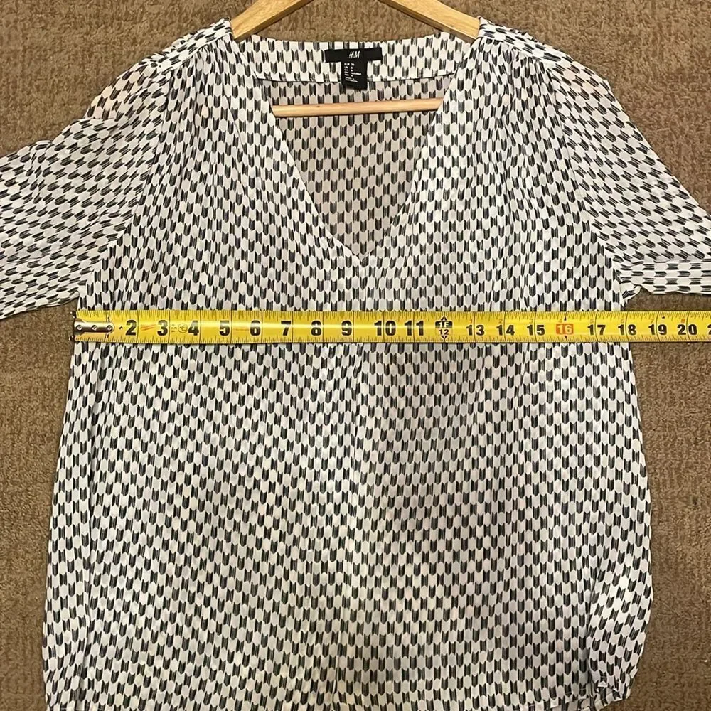 H&M Top  - Picture 8 of 9